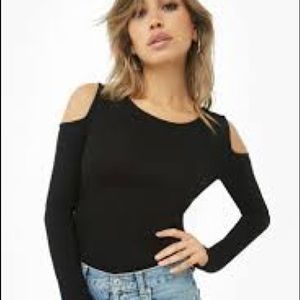 Open-Shoulder Slub Knit Top